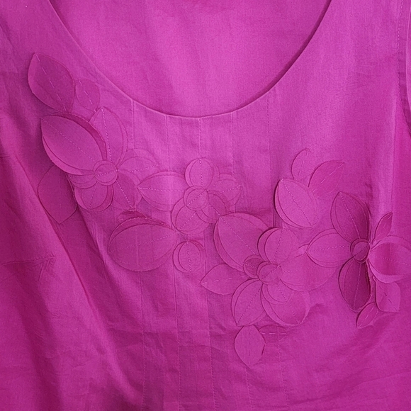 Ann Taylor | Magenta Pink Tank Top with Floral 3D Applique - Picture 3 of 4